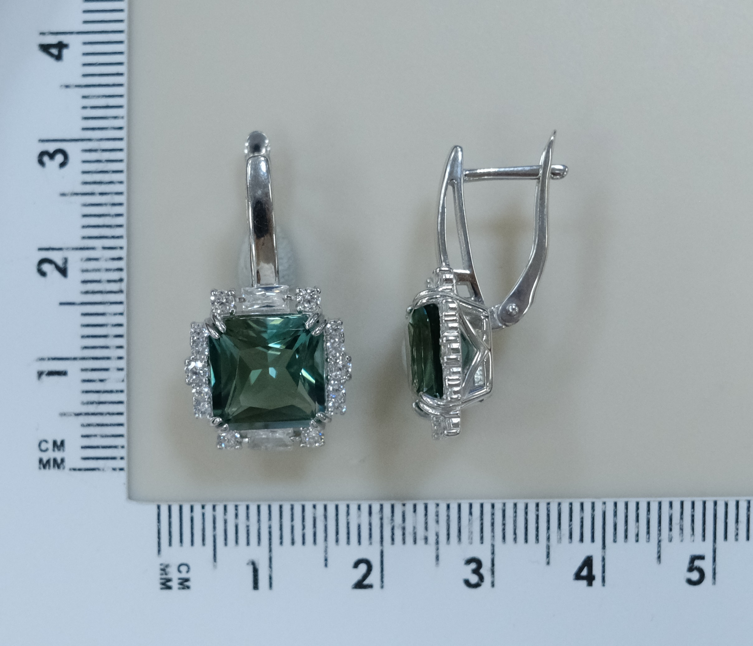 Серебряные серьги с празиолитами